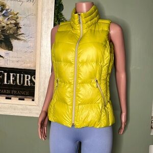 Coatology Classic Short Down Puffer
Vest Neon Green